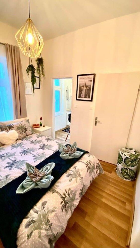 undefined Amazonian Jungle Apartment in Vienna 5