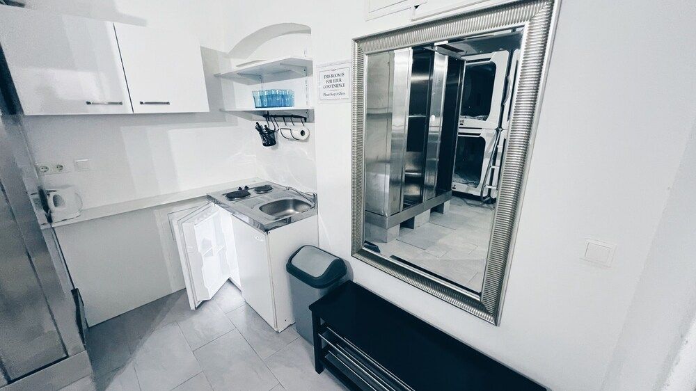 Space One Vienna - Sleeps 7 - Affordable & Central Apartment 7