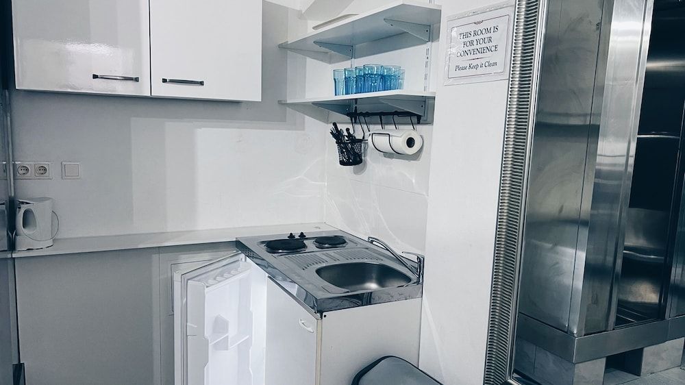 Space One Vienna - Sleeps 7 - Affordable & Central Apartment 11