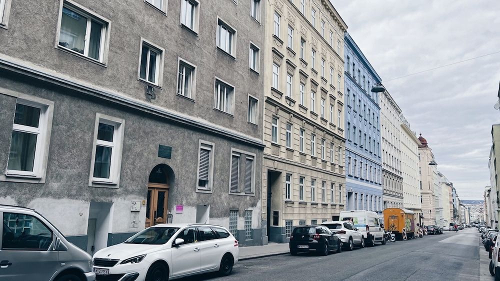 undefined Space One Vienna - Sleeps 7 - Affordable & Central 2
