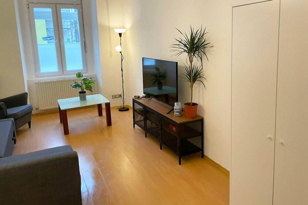 undefined Welcoming Condo Of Peace In Prime Location Of Wien 5