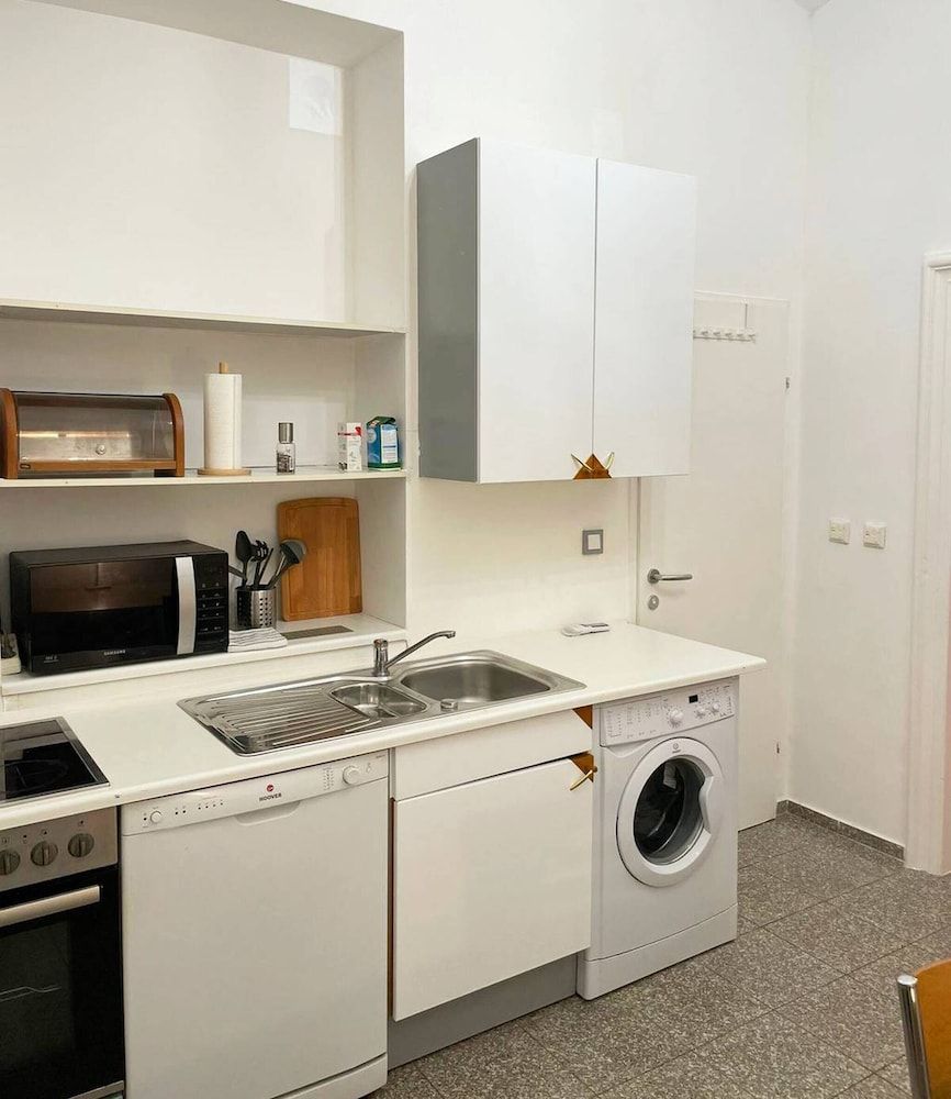 undefined Welcoming Condo Of Peace In Prime Location Of Wien 8