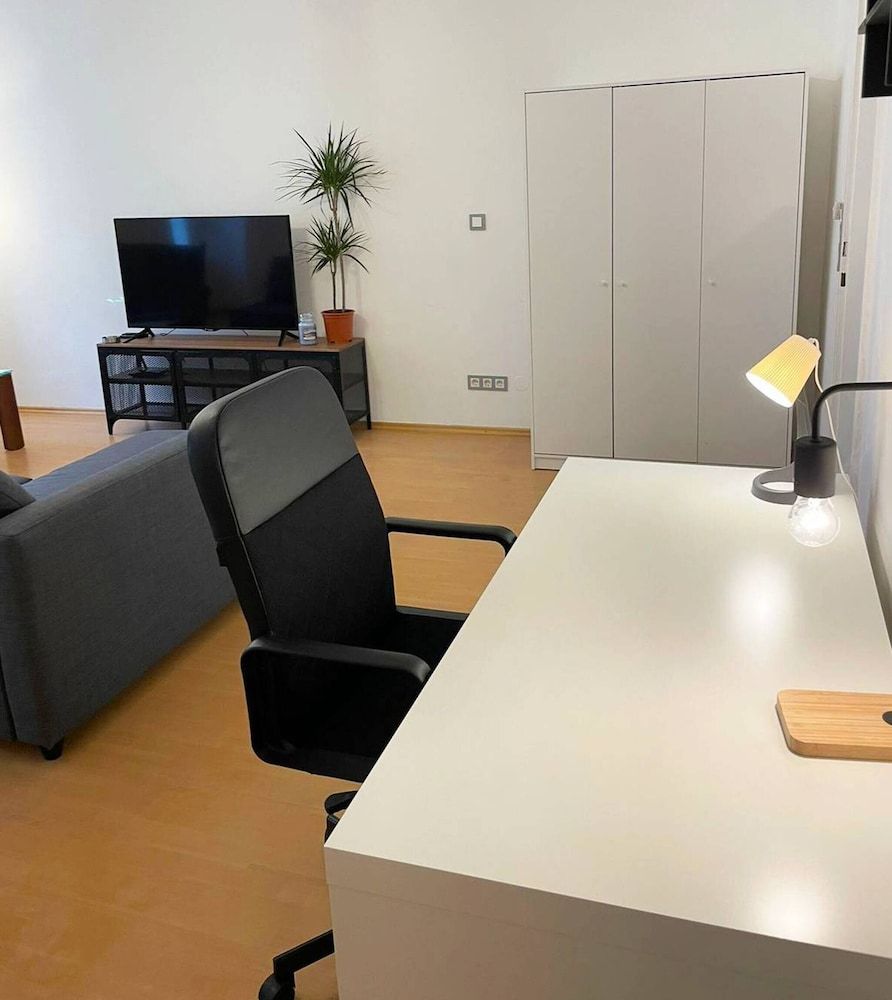 undefined Welcoming Condo Of Peace In Prime Location Of Wien 2