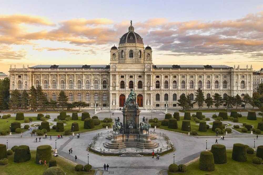 undefined Cozy Designer 1BD Apartment in Heart of Vienna 6