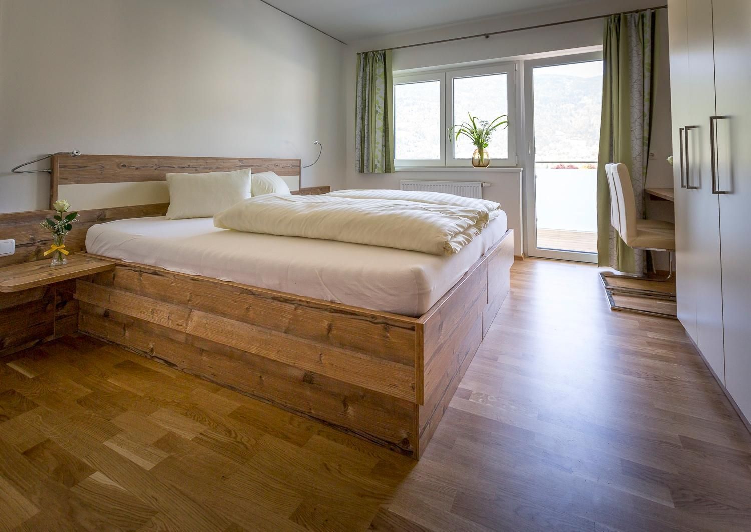 Double Room with Balcony and Lake View