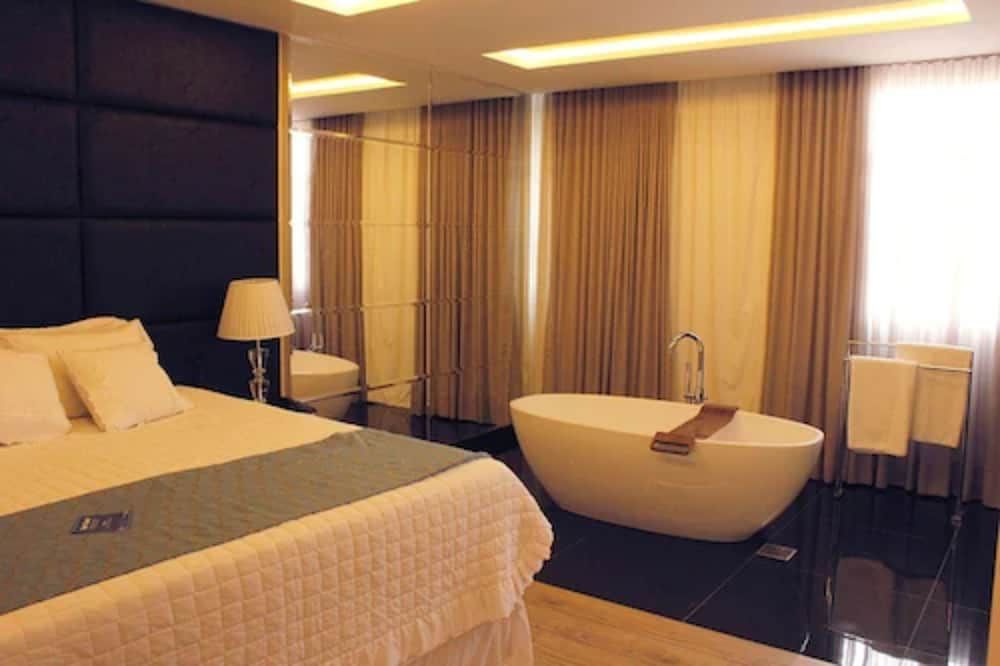 Blue Open Hotel Presidential Room, 1 King Bed