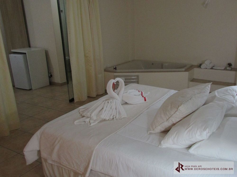 Honeymoon Suite, City View