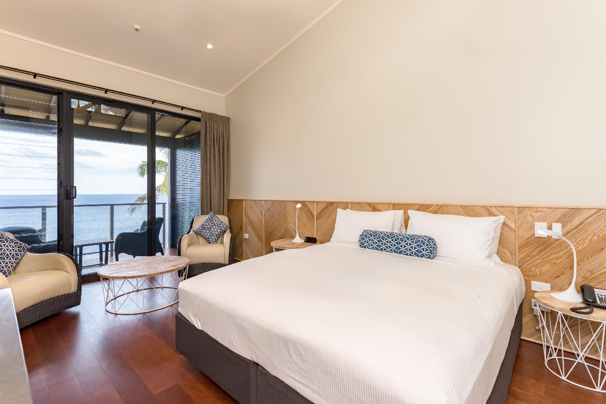 Deluxe - King Bed