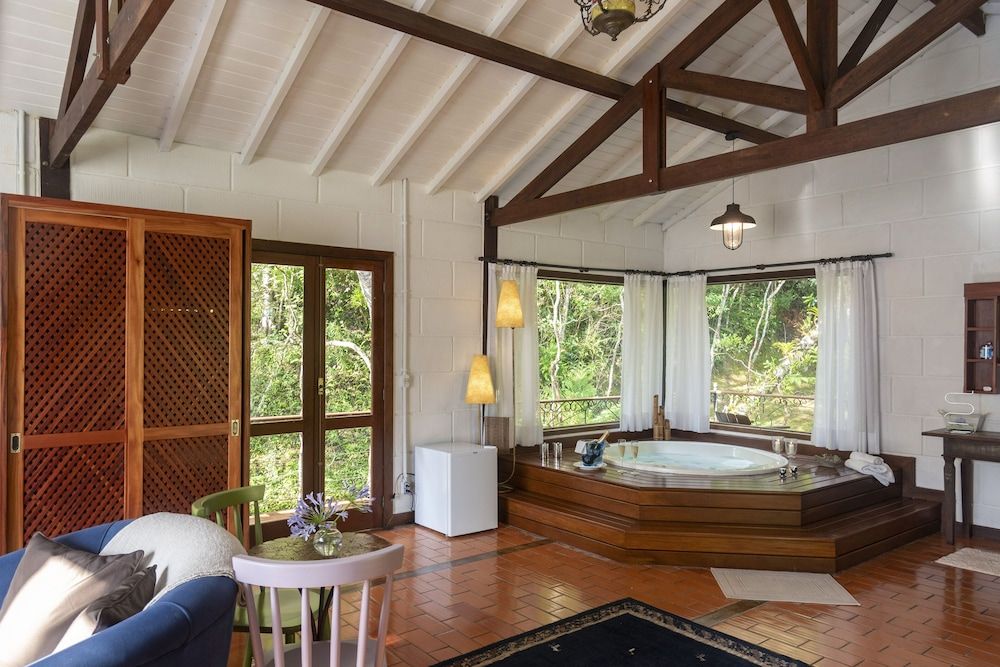 Terra Crua Chale Bromelia 6