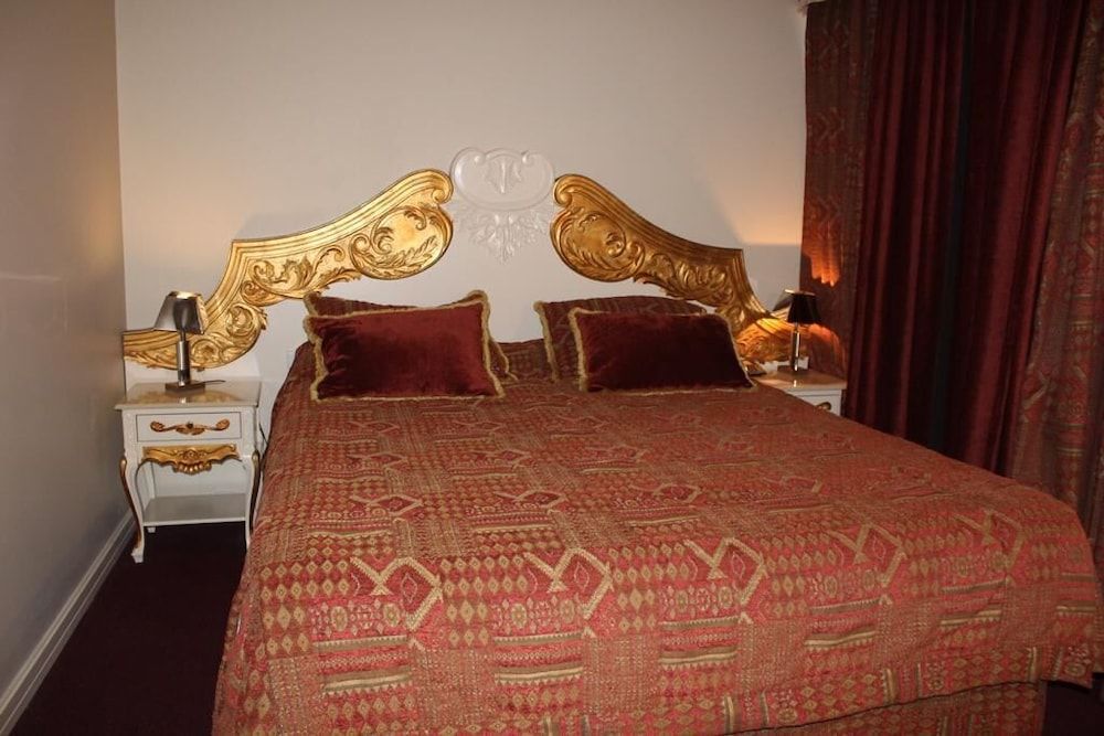 Hotel Bertaso Deluxe Double Room 9