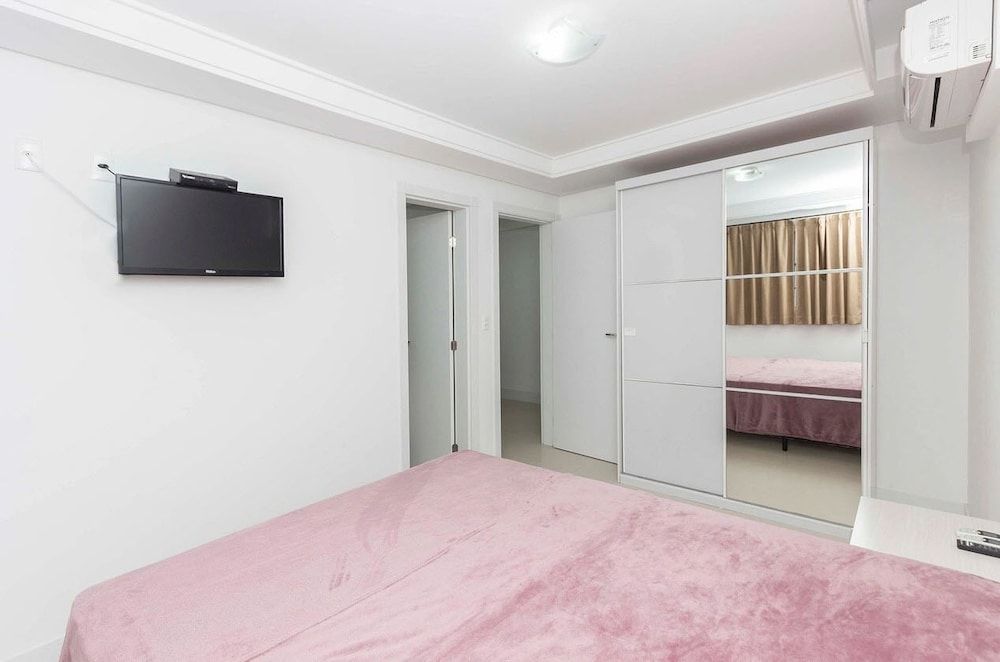 Apartment (304)