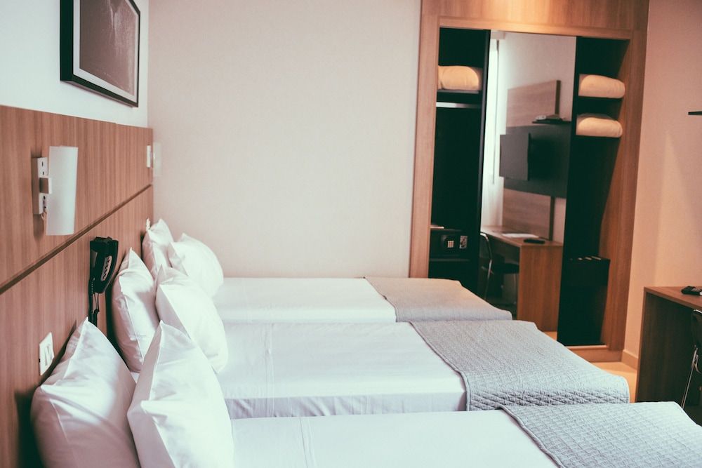 Silver Triple - Twin bed