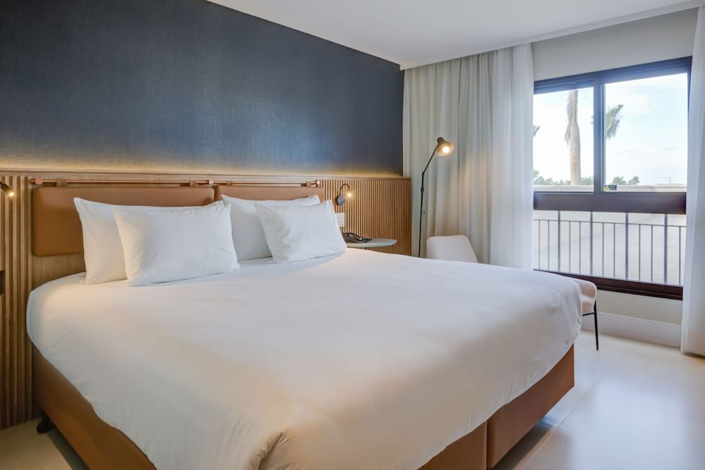 Deluxe Room, 1 King Bed