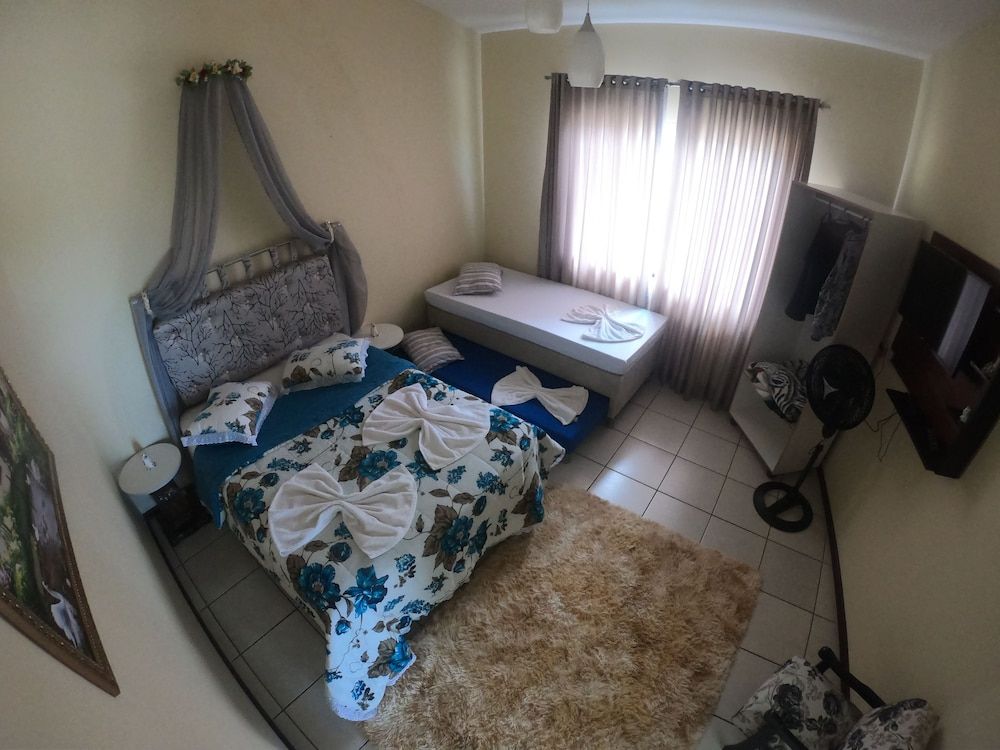 Family Room, 1 Bedroom