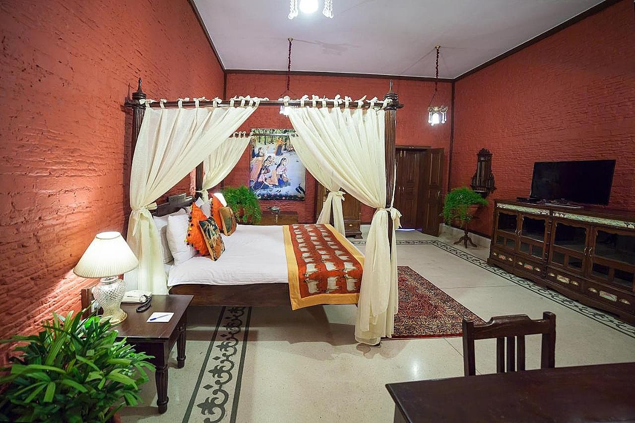 Hotel Grand Imperial Deluxe Room 2