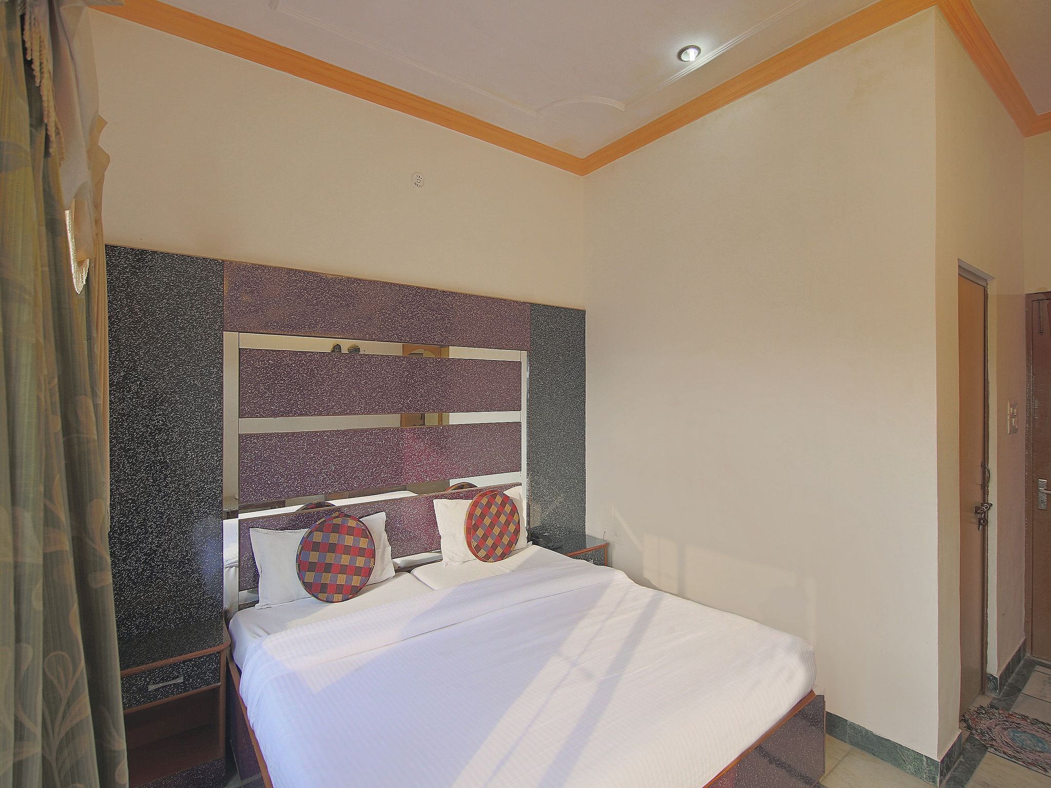 Hotel Taj Plaza Standard Non AC Room