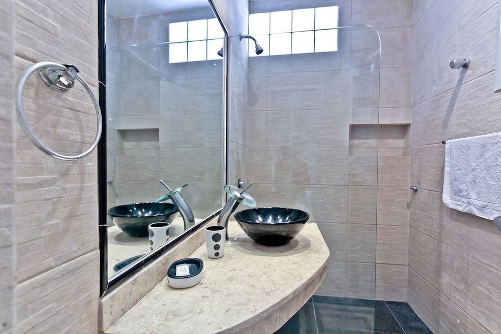 2 Bedroom on Beach Block 202 Holiday Home 2 House 12