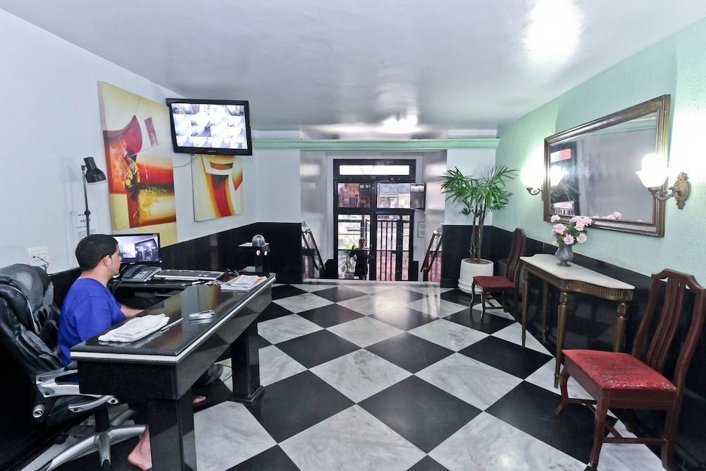 undefined Modern Studio by the Beach 103 Apartment 1