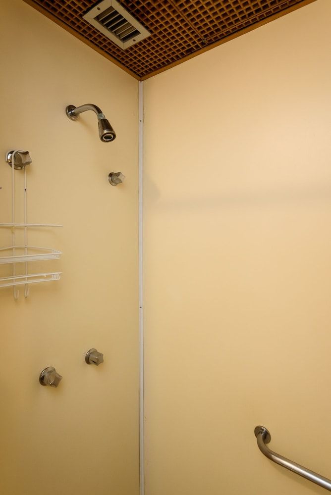 All in Rio - Silencioso e prox a praia 2 Economy Apartment, 2 Twin Beds, Non Smoking, Courtyard View 12