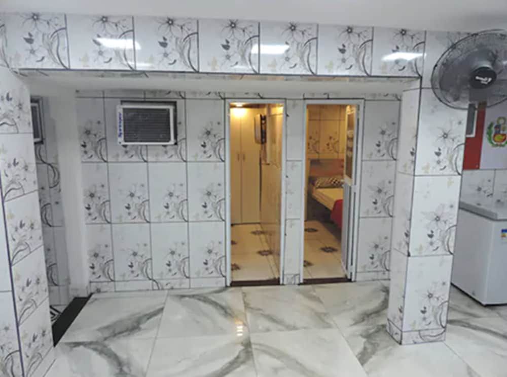 Hostel Familia Borges Double Room, Shared Bathroom 8