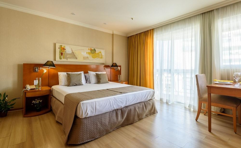 undefined Suite Pool and gym Bpremium T6 Z10 4