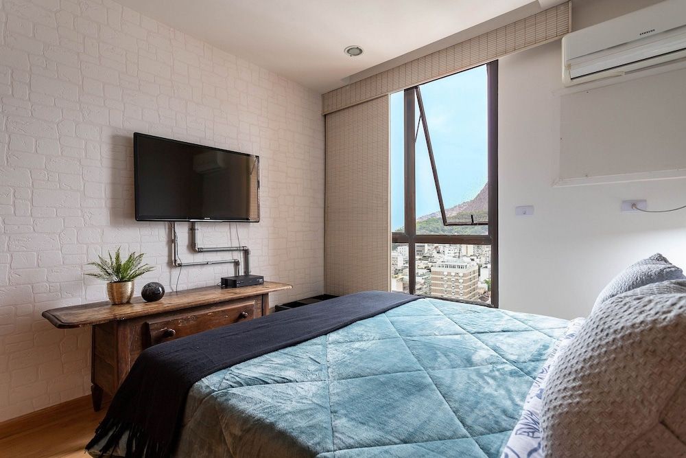 undefined Top Leblon 5