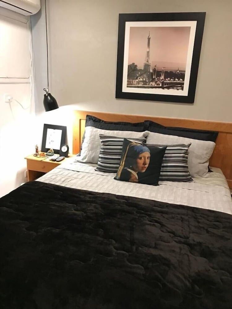 undefined Top Leblon 10