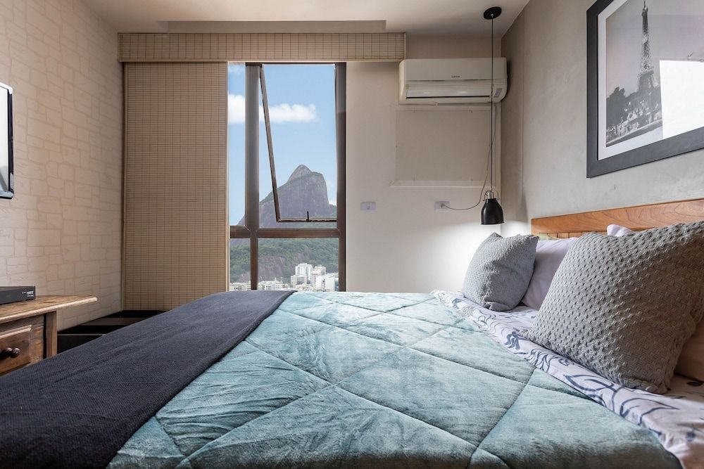 undefined Top Leblon 2