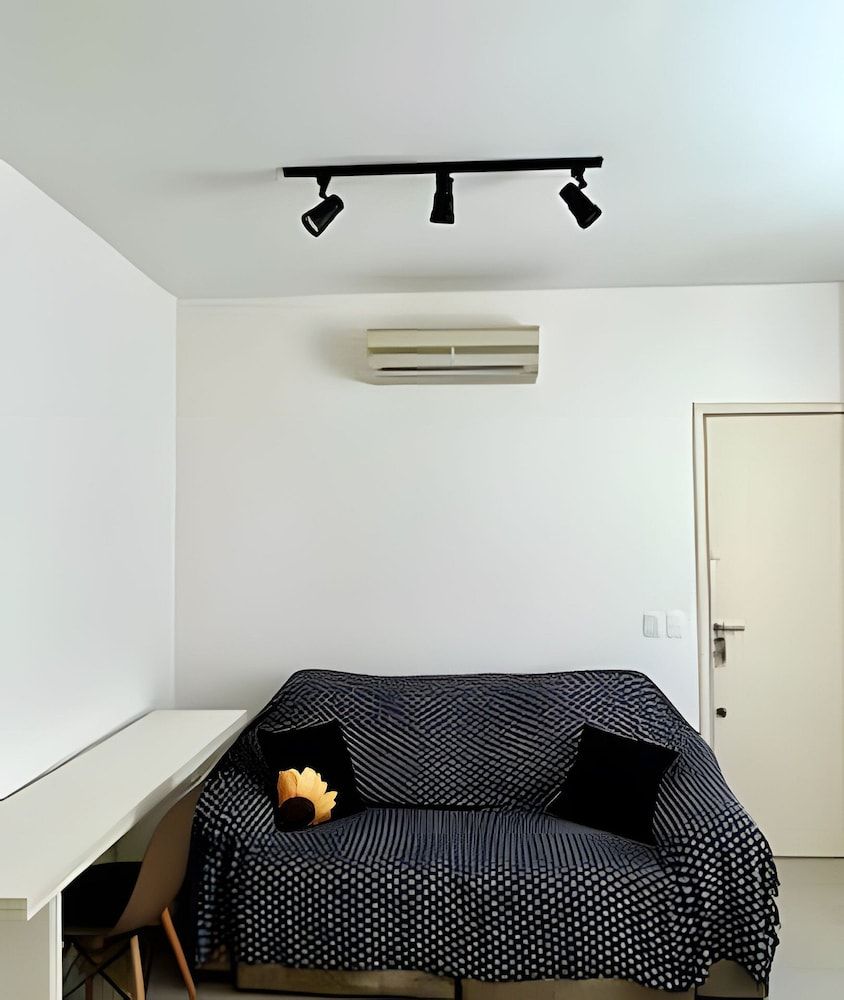 undefined Ipanema - Leblon apt - great location 2