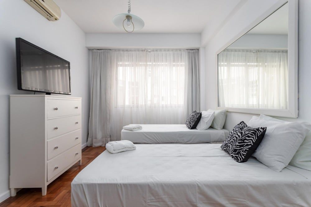 A 2 Minutos de la Playa de Copacabana A801 Apartment 4