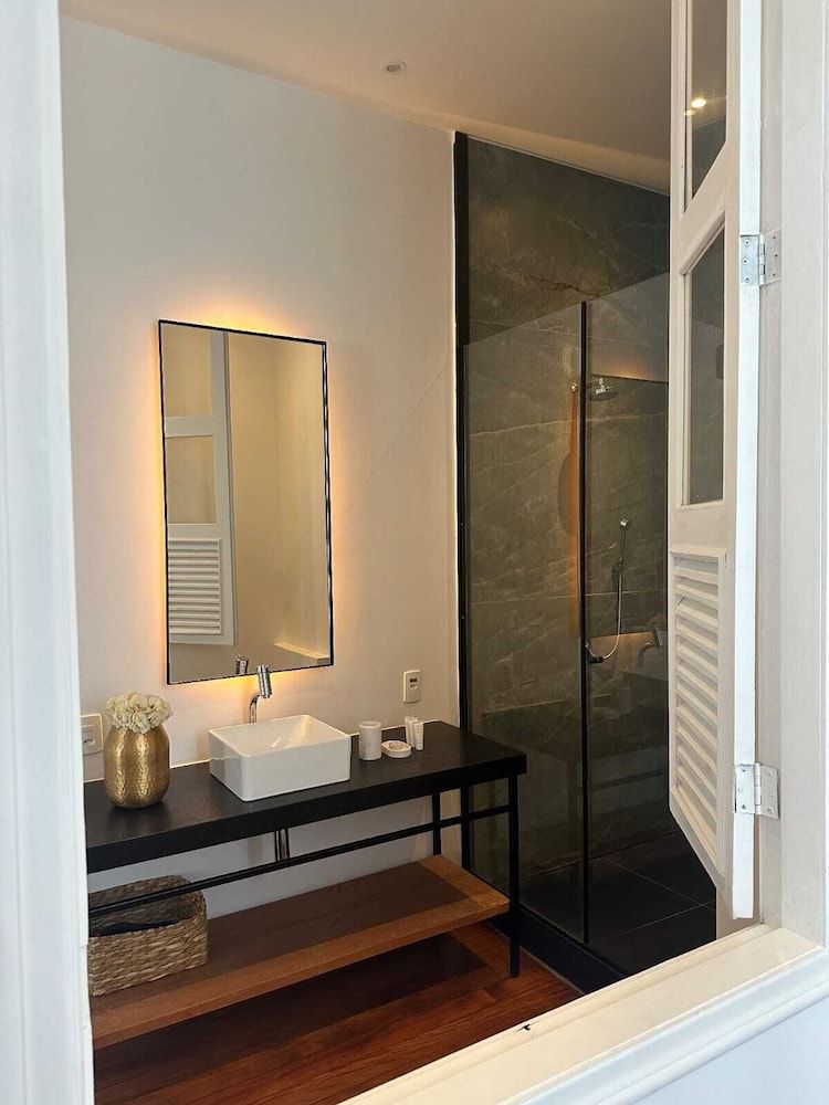Double Room, 1 King Bed