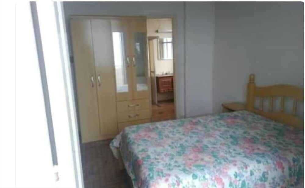 Standard Apartment, Multiple Beds, Non Smoking