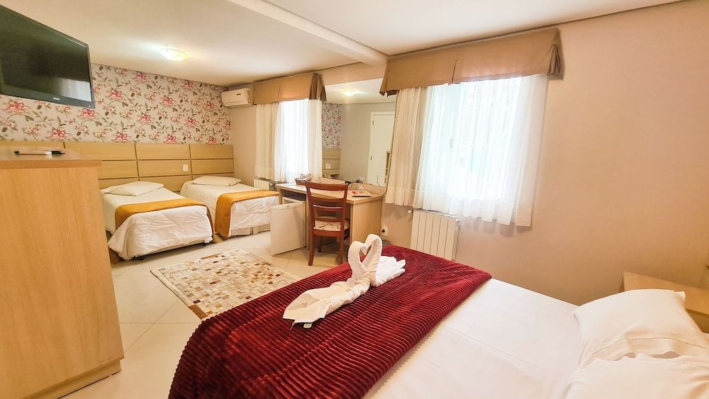 Pousada Lanai Deluxe Quadruple Room 3