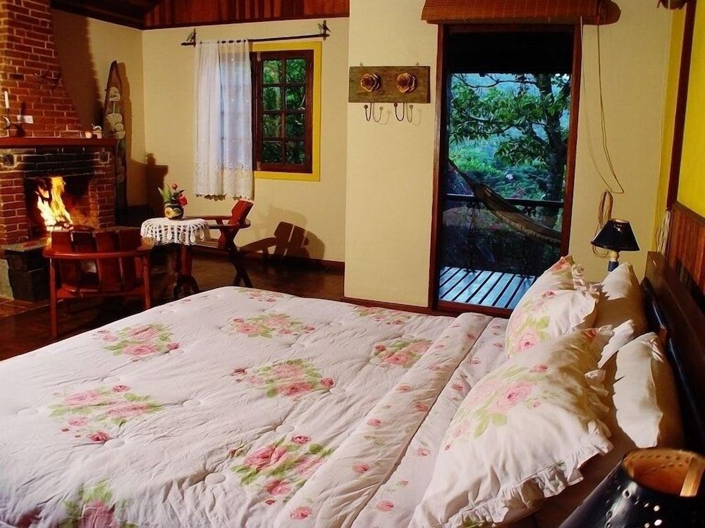 Romantic Double Room (Chalé Rosas)