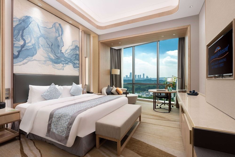 Suite, 1 King Bed, Smoking