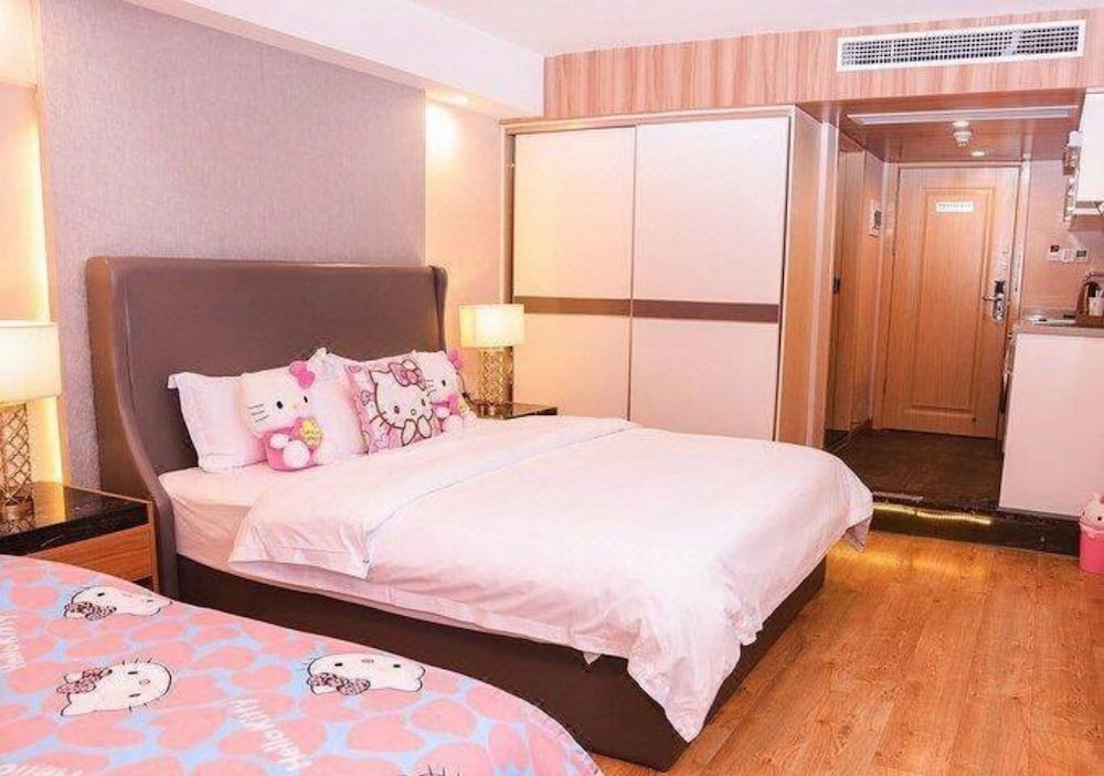 Candice Hotel Apartment Family Room