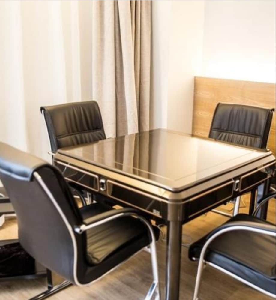 Hangzhou TBO Hotel Triple Room 2