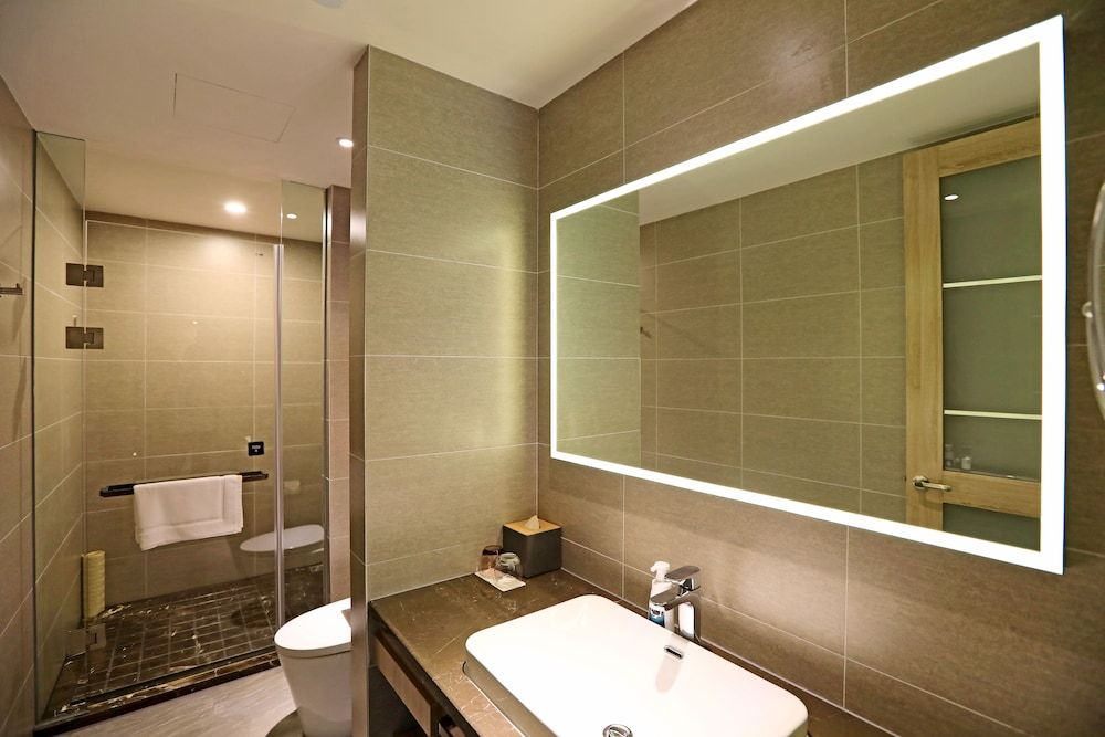 Atour Hotel Xiaoshan International Airport Hangzhou Junior Single Room, 1 King Bed 3