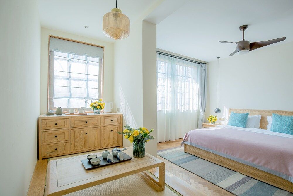 Hangzhou Alor Valley Deluxe Double Room, Lake View 2