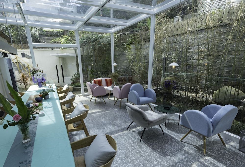 undefined Green Sleeves 6