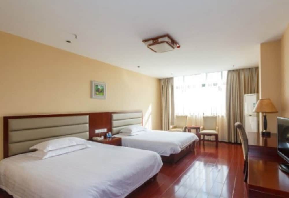 Quanrui Business Hotel