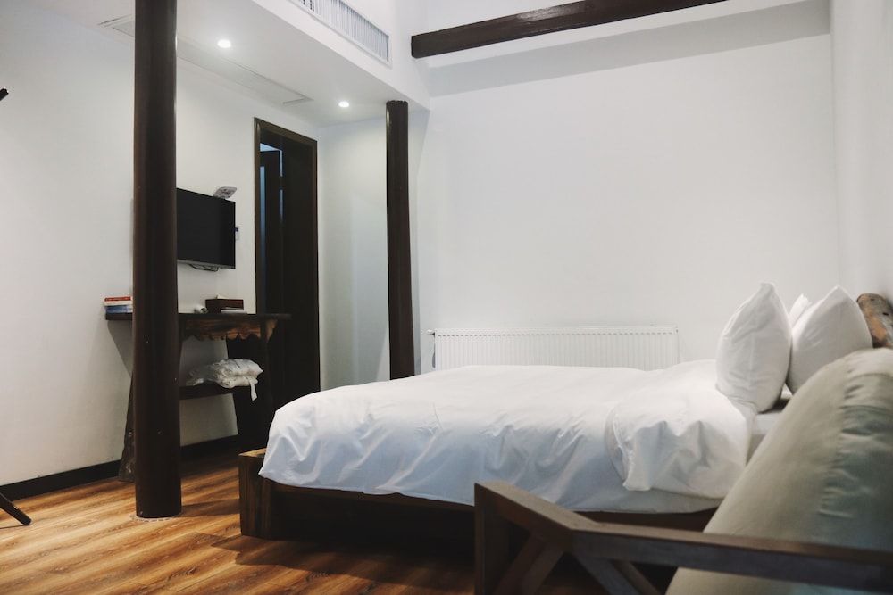 Lakeside Courtyard by JinSpecial Superior Double Room 3