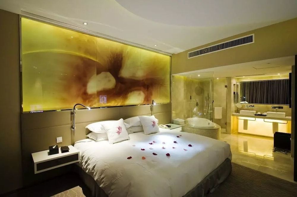 undefined Hangzhou EM Hotel 3