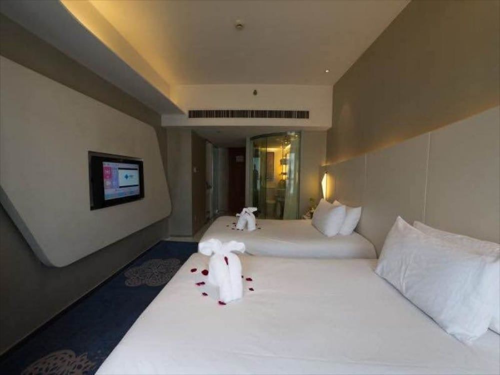 undefined Hangzhou EM Hotel 5