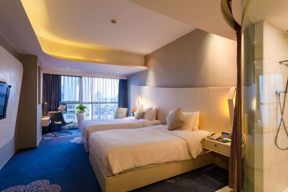 undefined Hangzhou EM Hotel 10