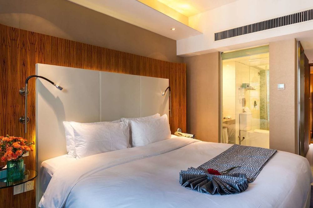 undefined Hangzhou EM Hotel 9