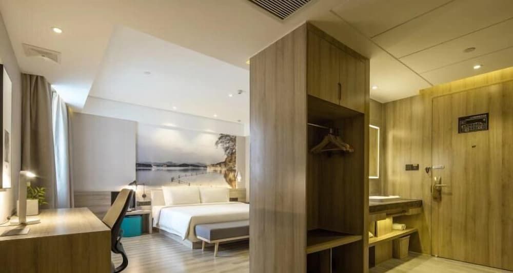 undefined Atour Hotel People's Square Xiaoshan Hangzhou 3
