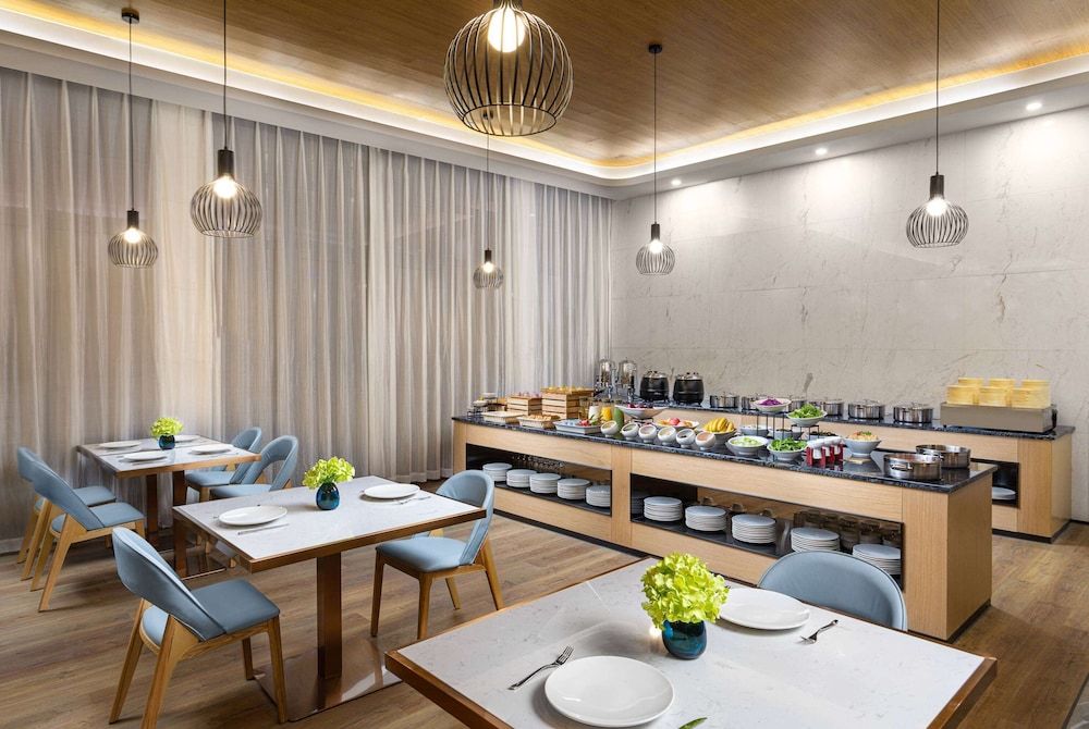 undefined Microtel by Wyndham Hangzhou 7