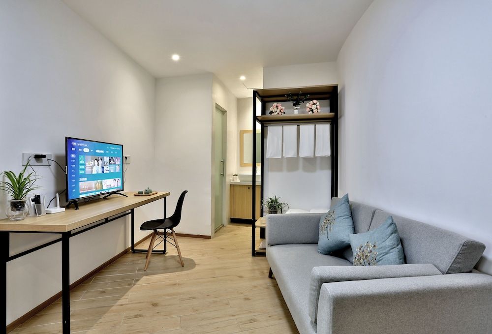 undefined Yuyou Hotel 4