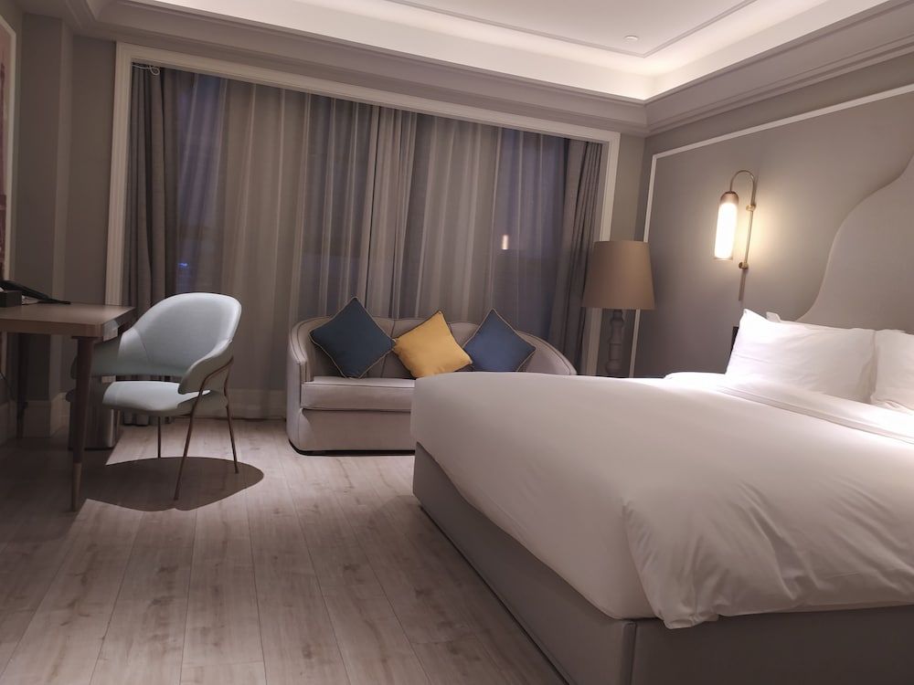 undefined Mercure Hangzhou East Railway Station 4